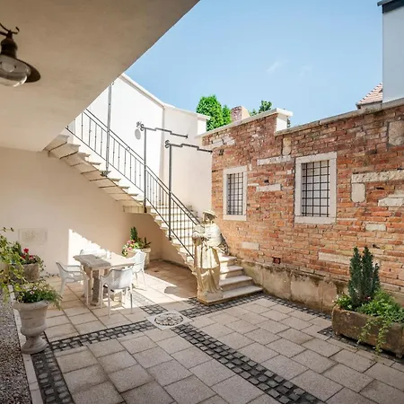 Florand Rooms&wine 4* Шопрон